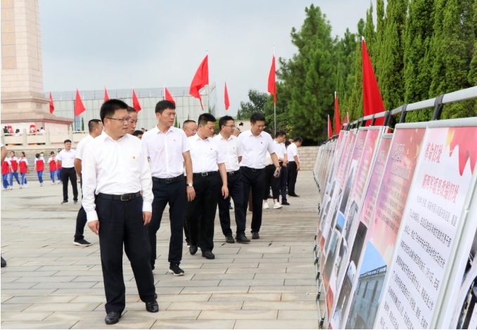 浮梁县开展推进党史学习教育常态化长效化“学习党史 缅怀先烈”主题展览活动